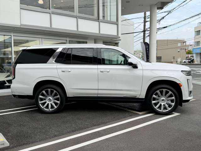 キャデラック エスカレード プラチナム ４ＷＤ R5年 () 99