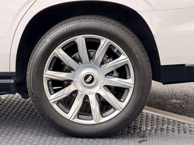 キャデラック エスカレード プラチナム ４ＷＤ R5年 () 99