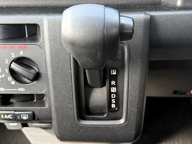 ダイハツ ハイゼットカーゴ ６６０ デラックス R4年 (近畿) 99
