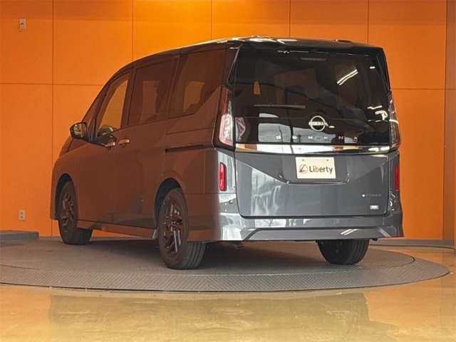 日産 セレナ １．４ Ｅ－ＰＯＷＥＲ ハイウェイスターＶ R8年 (近畿) 99