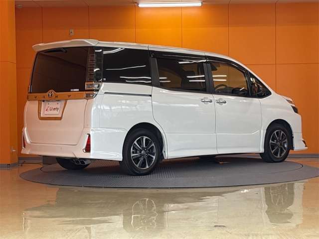 トヨタ ヴォクシー ２．０ ＺＳ 煌ＩＩ R2年 (近畿) 99