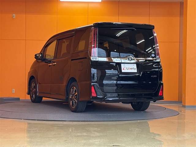 トヨタ ノア ２．０ ＳＩ ＷＸＢＩＩ R1年 (近畿) 99