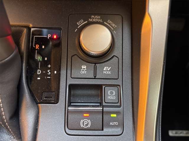 レクサス ＮＸ３００ｈ バージョンＬ H27年 (近畿) 99