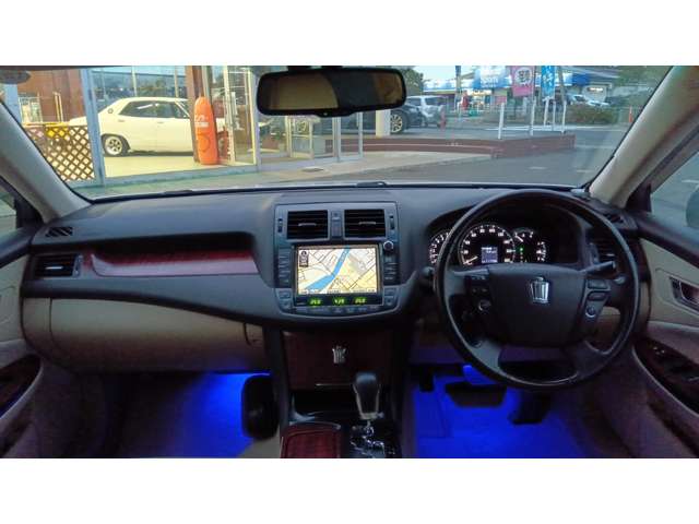 トヨタ クラウン ３．０ ロイヤルサルーン Ｉ－ＦＯＵＲ ４ＷＤ H20年 () 99