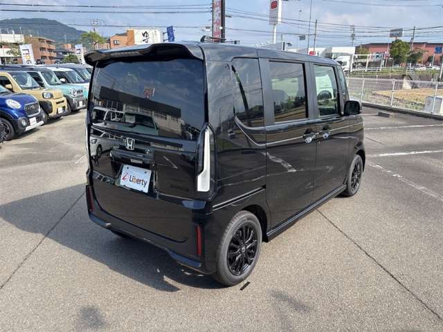 ホンダ Ｎ　ＢＯＸ カスタム ６６０ ブラック スタイル R8年 (四国) 99