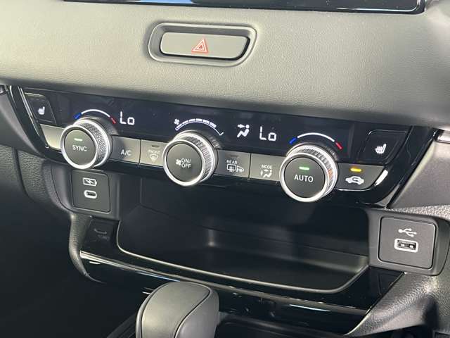 ホンダ ヴェゼル １．５ Ｅ：ＨＥＶ Ｚ ４ＷＤ R8年 () 99