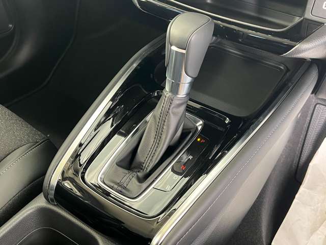 ホンダ ヴェゼル １．５ Ｅ：ＨＥＶ Ｚ ４ＷＤ R8年 () 99