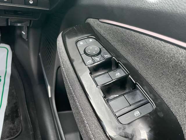 日産 ノートオーラ １．２ Ｇ レザーエディション R6年 (近畿) 99