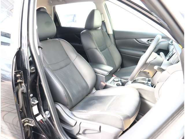 日産 エクストレイル ２．０ ２０ＸＴ エマージェンシーブレーキパッケージ ３列車 ４ＷＤ H28年 () 99