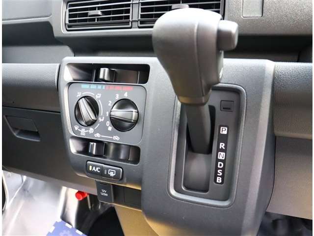 ダイハツ ハイゼットカーゴ ６６０ デラックス R8年 () 99