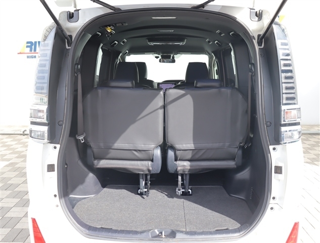トヨタ ヴォクシー １．８ ハイブリッド ＺＳ H29年 () 99