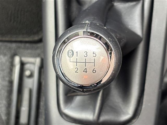 トヨタ ｉＱ １．３ １３０Ｇ ＭＴ H27年 (東海) 99