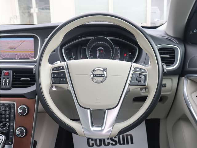 ボルボ Ｖ４０ Ｔ３　インスクリプション H30年 (東海) 99