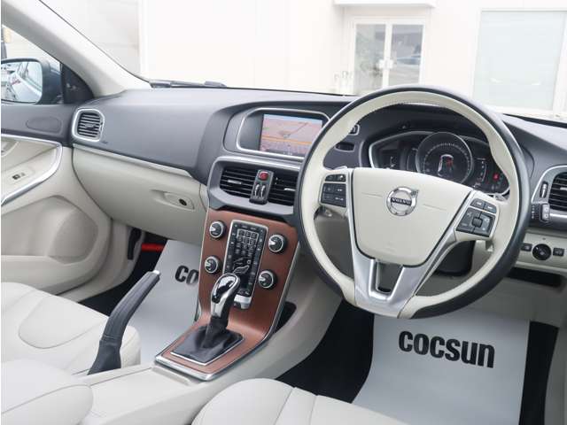 ボルボ Ｖ４０ Ｔ３　インスクリプション H30年 (東海) 99