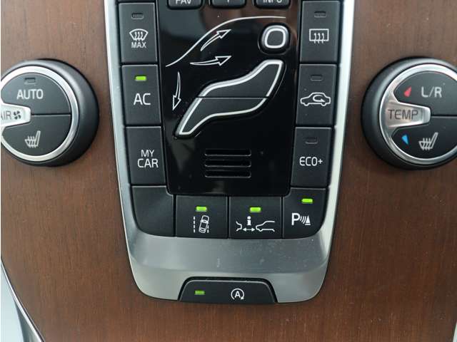 ボルボ Ｖ４０ Ｔ３　インスクリプション H30年 (東海) 99