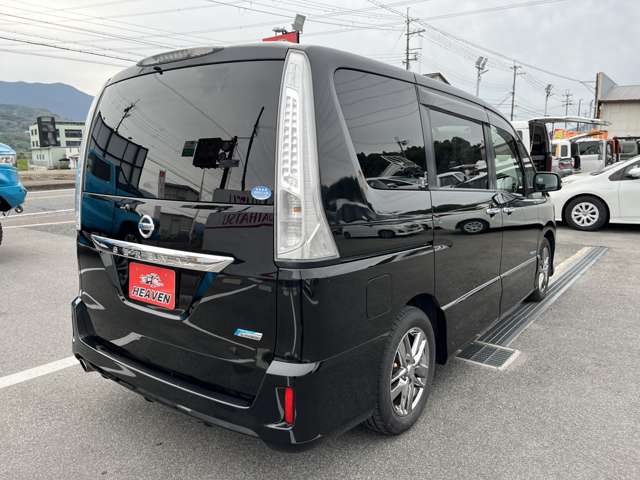 日産 セレナ ２．０ ライダー ブラックライン Ｓ－ＨＹＢＲＩＤ H25年 (近畿) 99