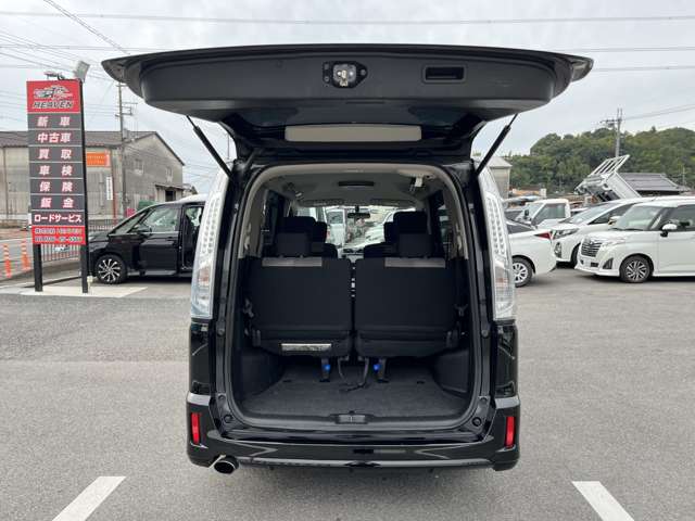 日産 セレナ ２．０ ライダー ブラックライン Ｓ－ＨＹＢＲＩＤ H25年 (近畿) 99