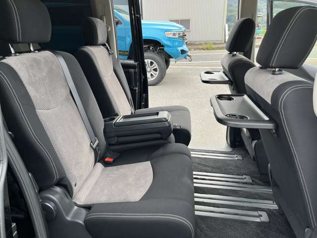 日産 セレナ ２．０ ライダー ブラックライン Ｓ－ＨＹＢＲＩＤ H25年 (近畿) 99