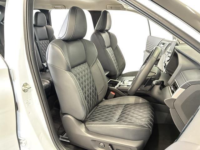 三菱 アウトランダーＰＨＥＶ ＰＨＥＶ ２．４ Ｐ ４ＷＤ R4年 (中国) 99