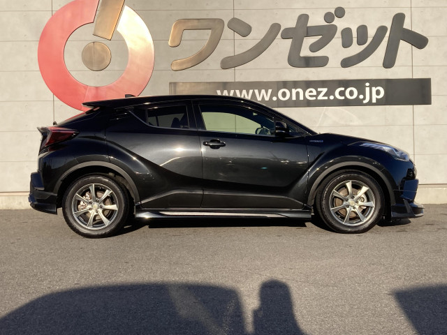 トヨタ Ｃ−ＨＲ ハイブリッド １．８ Ｇ H29年 (四国) 99
