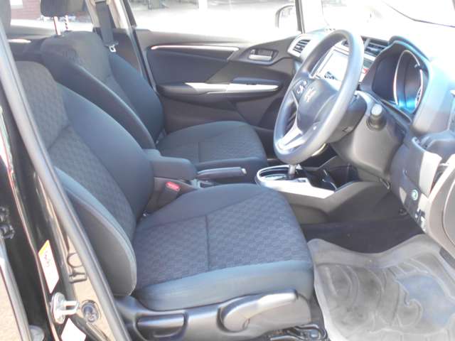 ホンダ フィット １．３ １３Ｇ Ｆパッケージ ４ＷＤ H26年 () 99