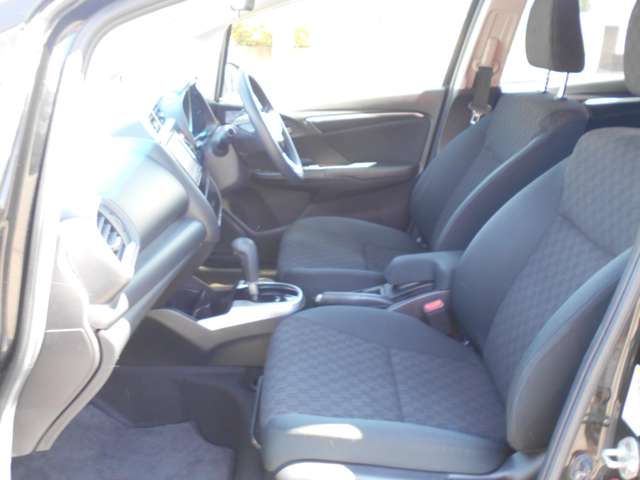 ホンダ フィット １．３ １３Ｇ Ｆパッケージ ４ＷＤ H26年 () 99
