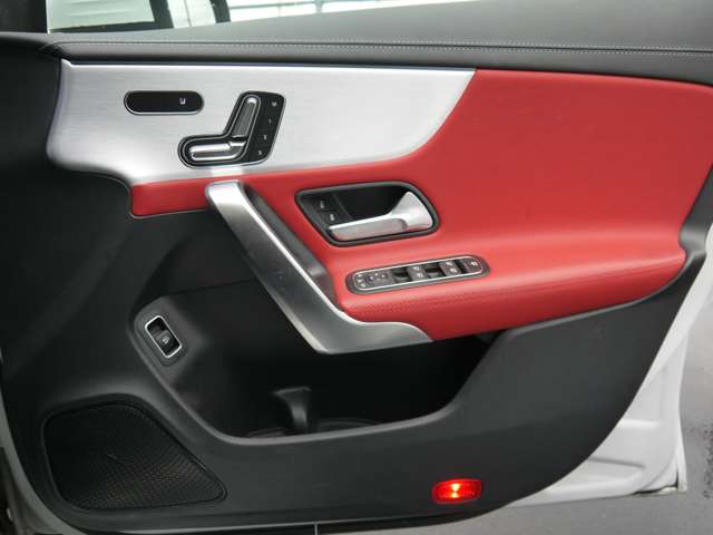 メルセデスベンツ ＣＬＡシューティングブレーク ＣＬＡ２００Ｄ ディーゼルターボ R1年 () 99