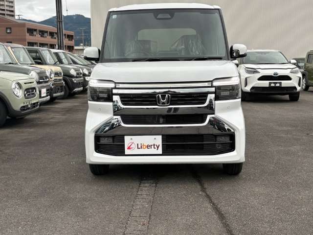 ホンダ Ｎ　ＢＯＸ カスタム ６６０ R8年 () 99