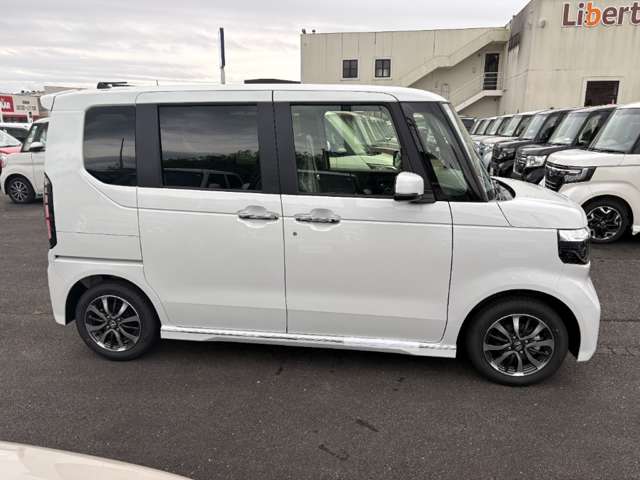 ホンダ Ｎ　ＢＯＸ カスタム ６６０ R8年 () 99