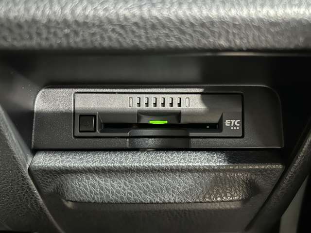 トヨタ ヴォクシー ２．０ ＺＳ 煌ＩＩＩ R3年 (近畿) 99