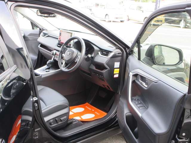 トヨタ ＲＡＶ４ ２．５ ハイブリッド Ｇ Ｅ－ＦＯＵＲ ４ＷＤ R3年 (近畿) 99