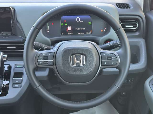 ホンダ フリード　ハイブリッド １．５ Ｅ：ＨＥＶ クロスター R8年 (東海) 99