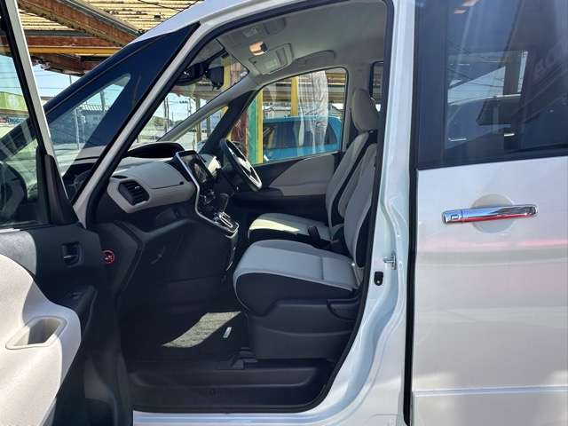 日産 セレナ ２．０ ハイウェイスター Ｖ R4年 (東海) 99