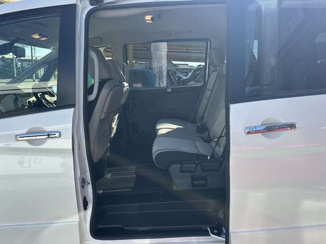 日産 セレナ ２．０ ハイウェイスター Ｖ R4年 (東海) 99