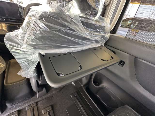 日産 セレナ １．４ Ｅ－ＰＯＷＥＲ ハイウェイスターＶ ＮＩＳＳＡＮＣＯＮＮＥＣＴインフォテインメントシステム装着車 R8年 (東海) 99