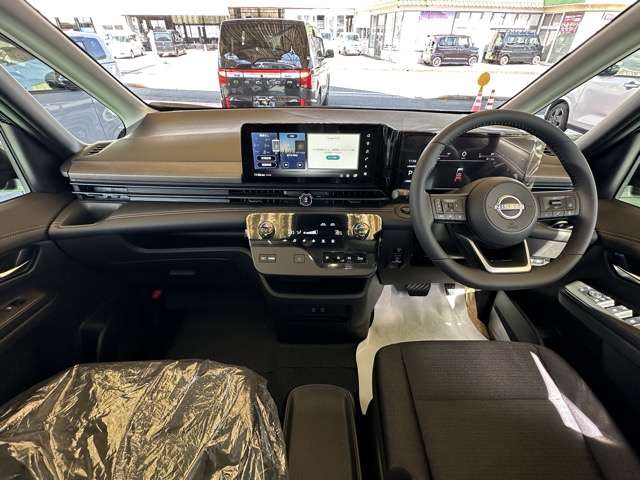日産 セレナ １．４ Ｅ－ＰＯＷＥＲ ハイウェイスターＶ ＮＩＳＳＡＮＣＯＮＮＥＣＴインフォテインメントシステム装着車 R8年 (東海) 99