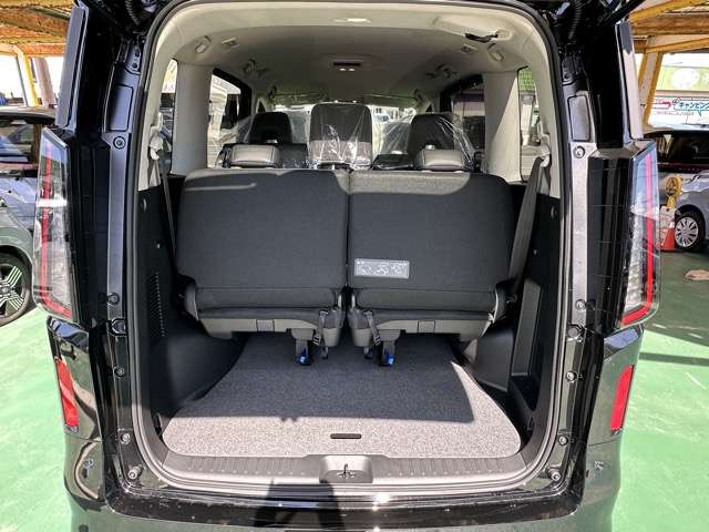 日産 セレナ １．４ Ｅ－ＰＯＷＥＲ ハイウェイスターＶ ＮＩＳＳＡＮＣＯＮＮＥＣＴインフォテインメントシステム装着車 R8年 (東海) 99