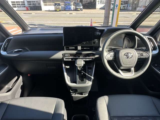 トヨタ ヴォクシー ２．０ Ｓ－Ｚ ４ＷＤ R7年 (東海) 99