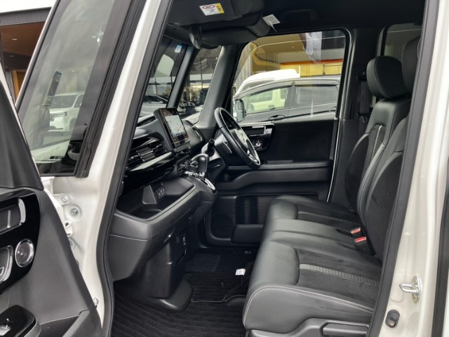 ホンダ Ｎ　ＢＯＸ カスタム ６６０ Ｌ ターボ R5年 (九州・沖縄) 99