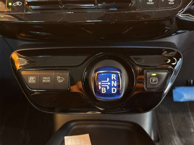 トヨタ プリウス １．８ Ｓ R1年 () 99
