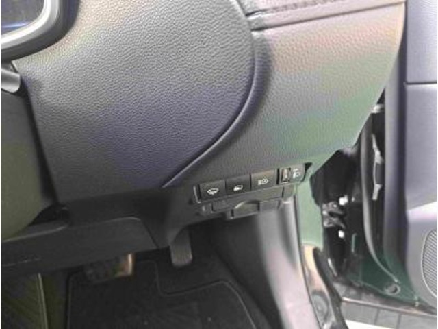 トヨタ カローラクロス　ハイブリッド １．８ ハイブリッド Ｇ Ｅ－ＦＯＵＲ ４ＷＤ R5年 () 99
