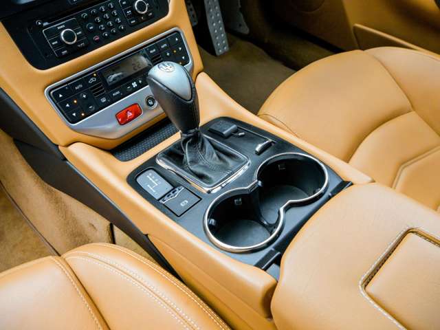 マセラティ グラントゥーリズモ スポーツ　ＭＣオートシフト H27年 (関東) 99