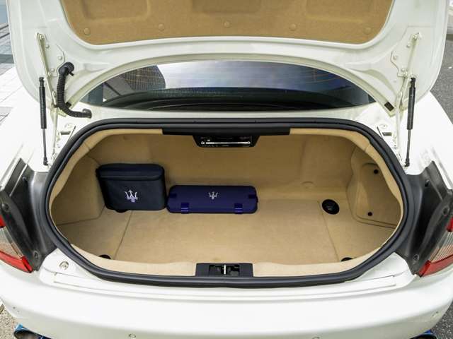 マセラティ グラントゥーリズモ スポーツ　ＭＣオートシフト H27年 (関東) 99