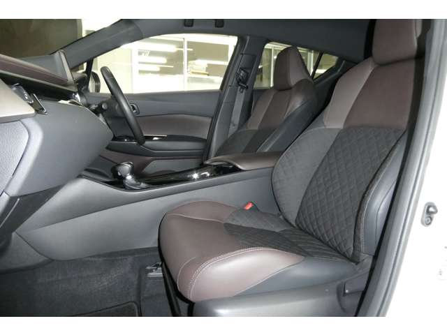 トヨタ Ｃ−ＨＲ １．２ Ｇ－Ｔ ４ＷＤ H29年 (東北) 99