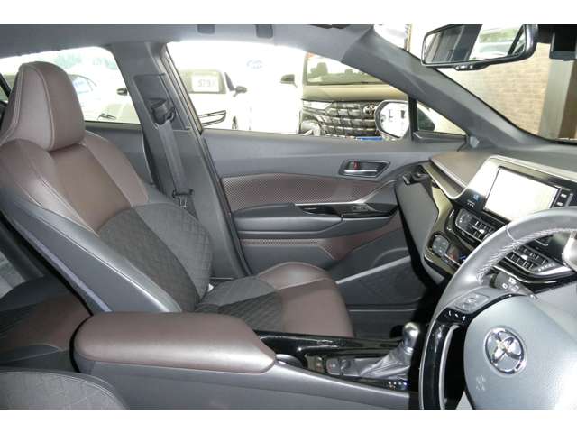 トヨタ Ｃ−ＨＲ １．２ Ｇ－Ｔ ４ＷＤ H29年 (東北) 99