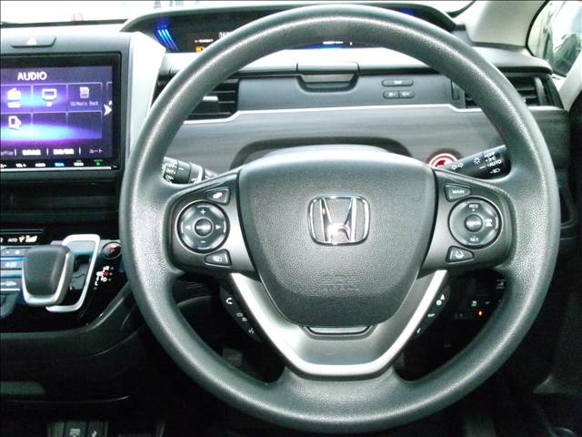 ホンダ フリード ＨＹＢＲＩＤ Ｇ ＢＬＡＣＫ ＳＴＹＬＥ ６人 R5年 () 99