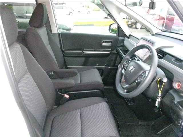 ホンダ フリード ＨＹＢＲＩＤ Ｇ ＢＬＡＣＫ ＳＴＹＬＥ ６人 R5年 () 99