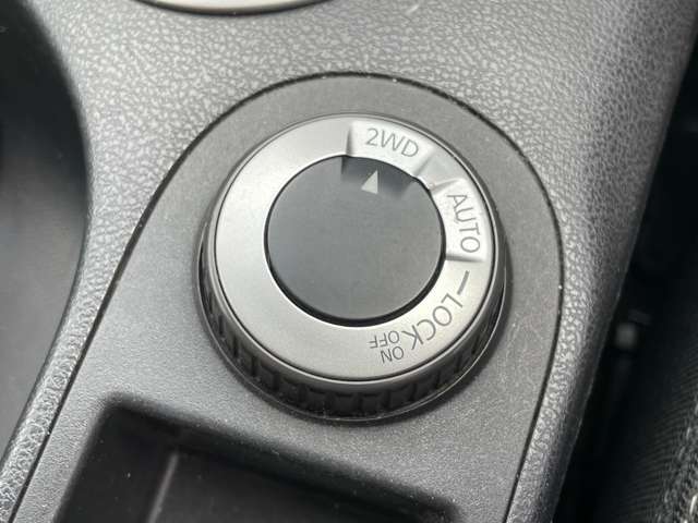 日産 デュアリス ２．０ ２０Ｇ ＦＯＵＲ ４ＷＤ H22年 () 99