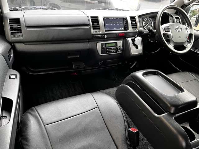 トヨタ ハイエースバン ２．８ スーパーＧＬ ロング ディーゼルターボ R2年 (関東) 99