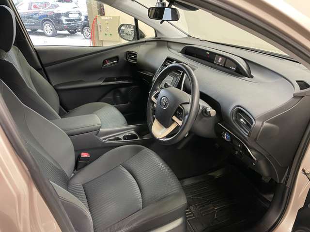 トヨタ プリウス １．８ Ｓ H28年 (甲信越・北陸) 99